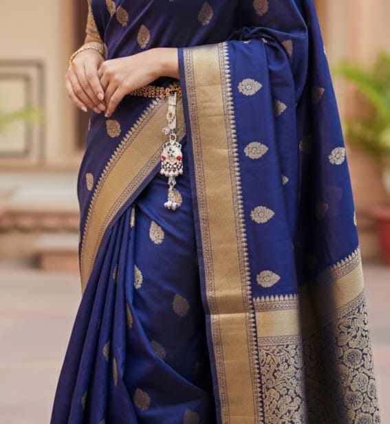 Royal Grace Silver Keychain