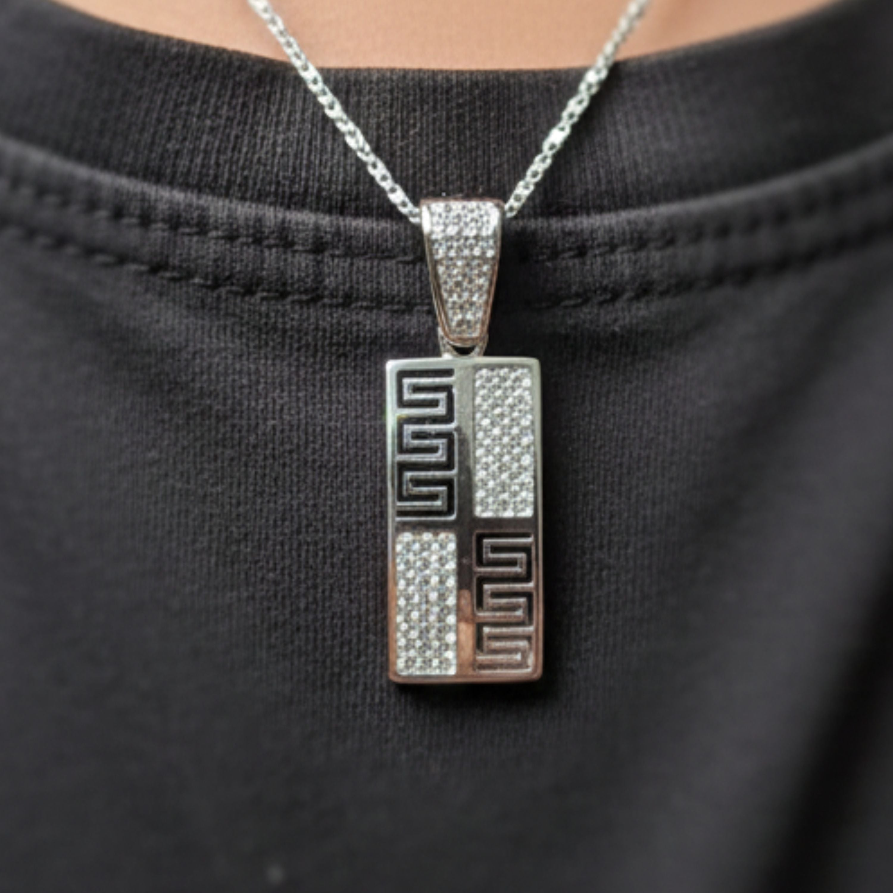 Regal Maze Silver Pendant