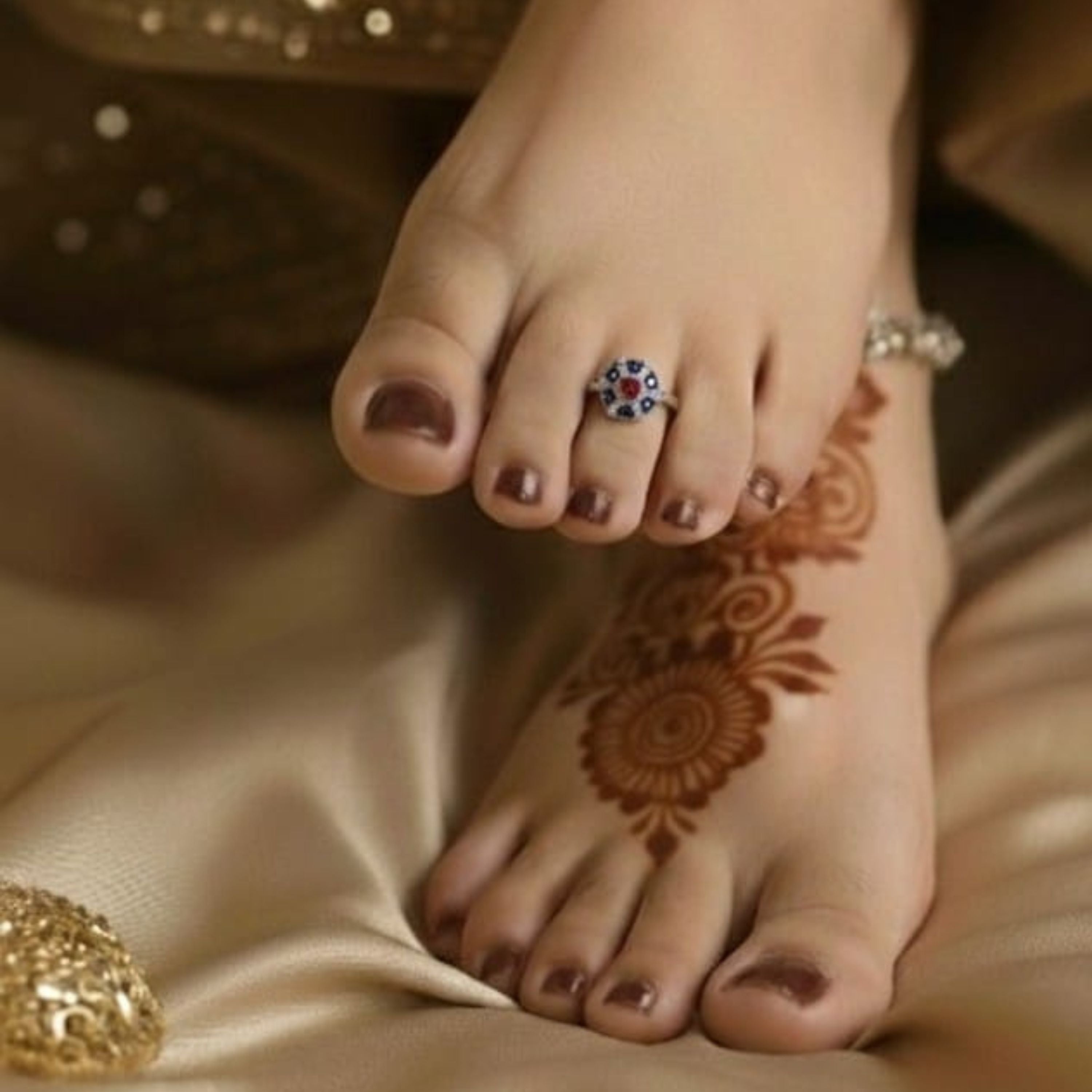 Ruby-Blue Sparkle Toe Ring