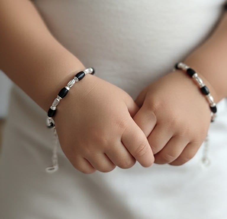 Little Charm Black-Silver Nazariya