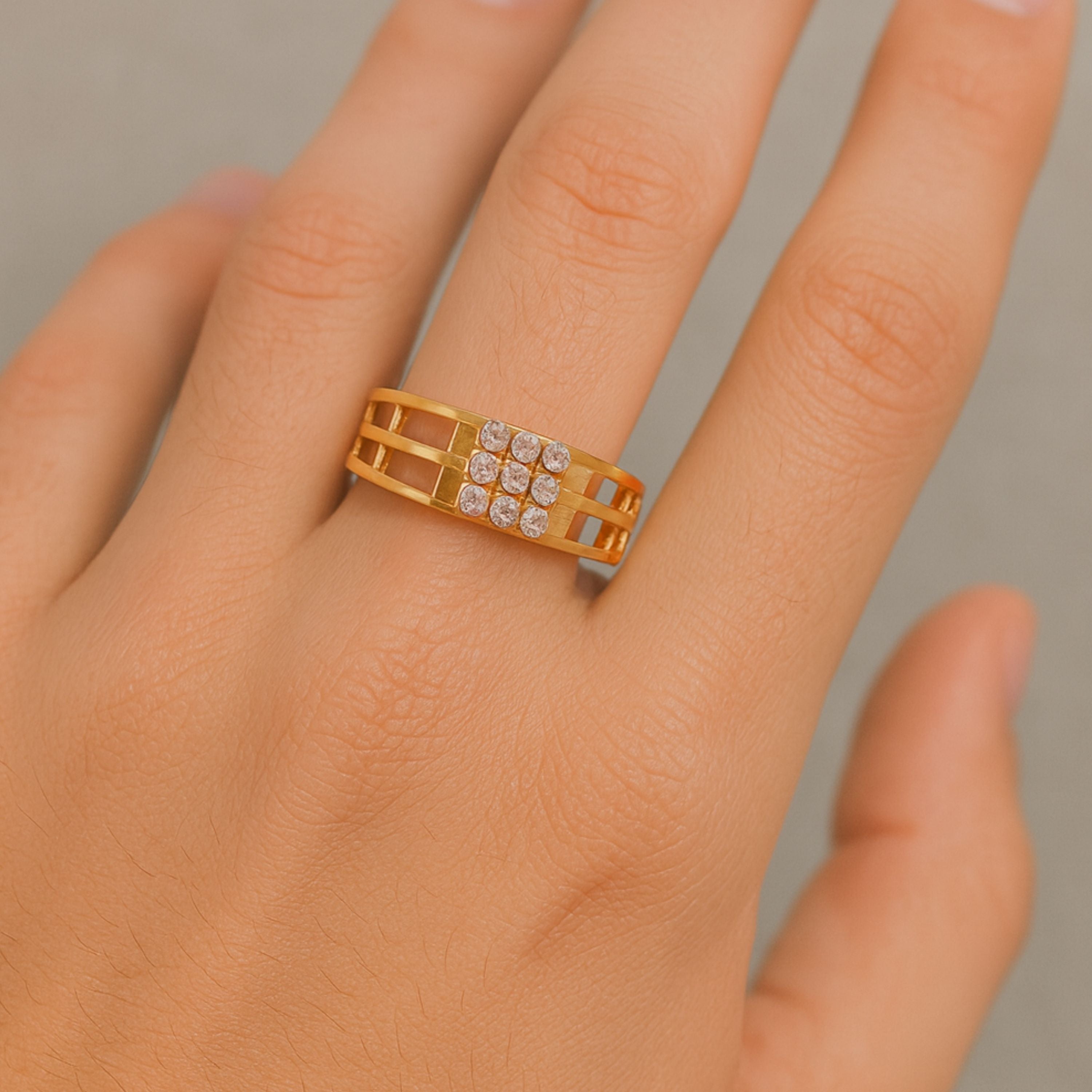 Elegant Grid Band Ring