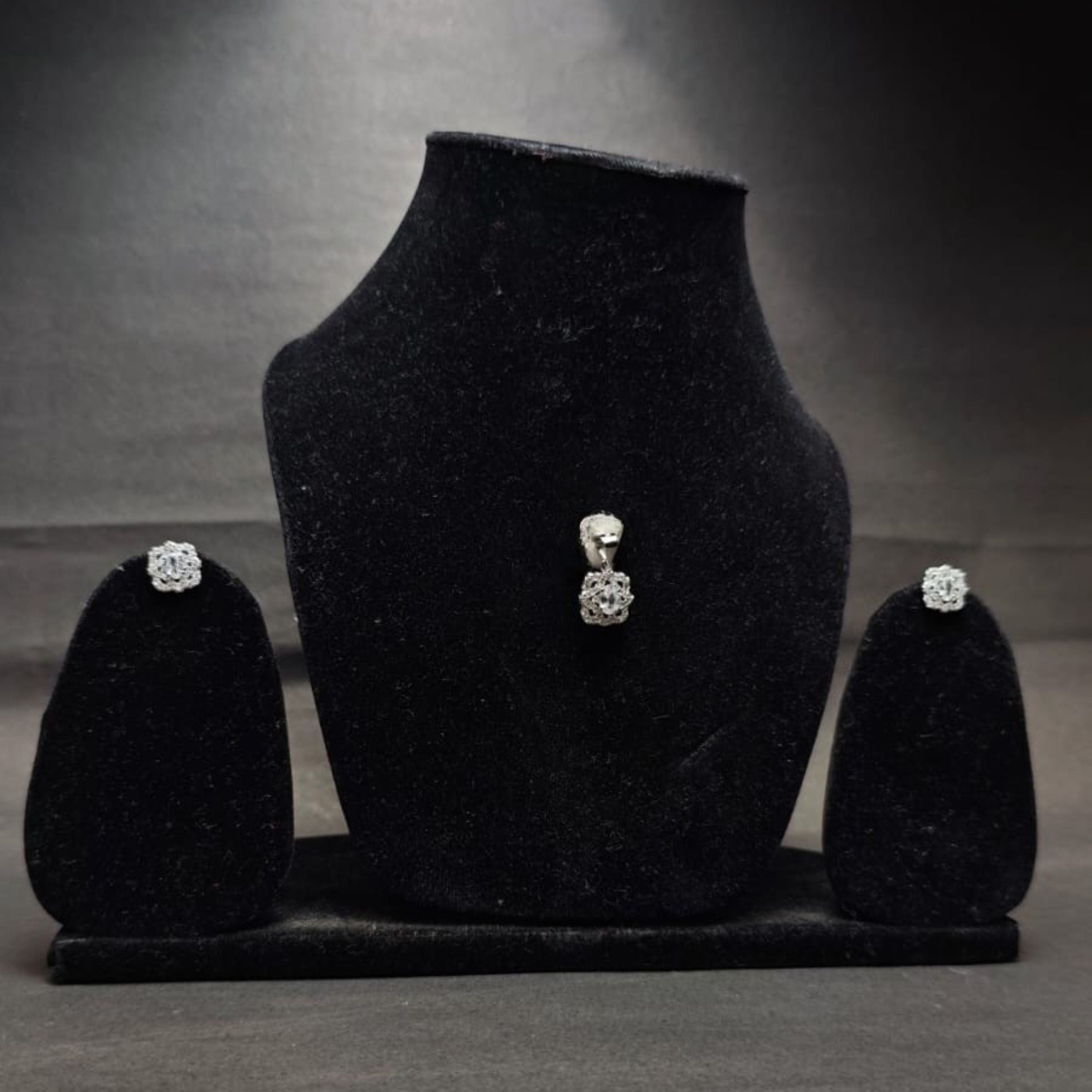 Celeste Snowflake Elegance Set