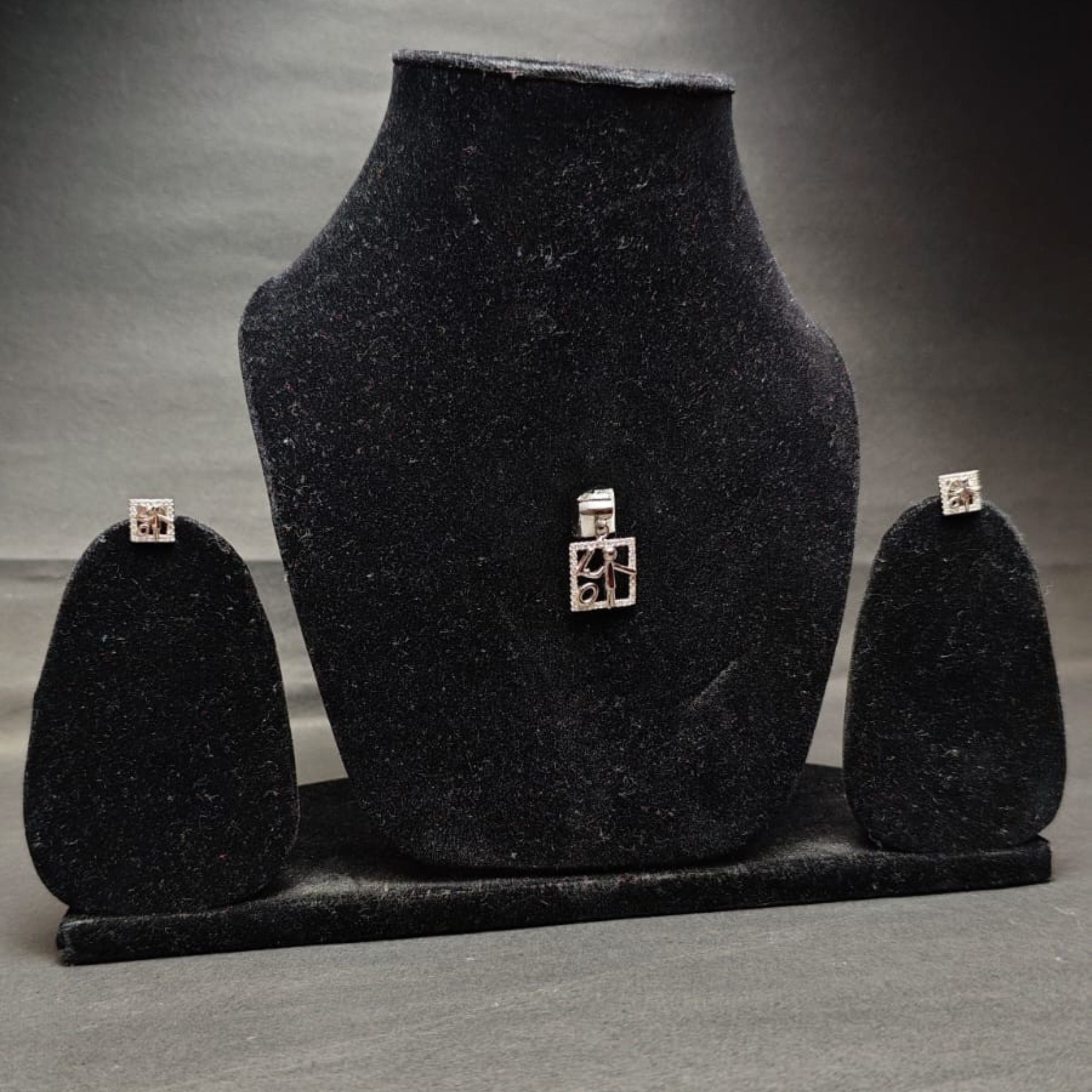 Urban Square Elegance Pendant Set
