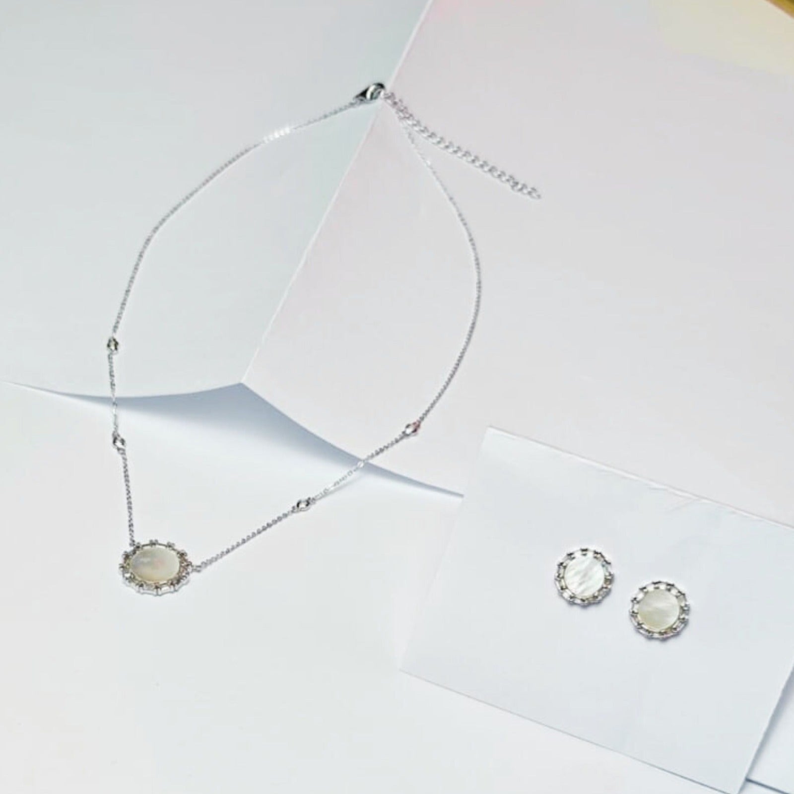 Pearl Glow Pendant & Studs Set