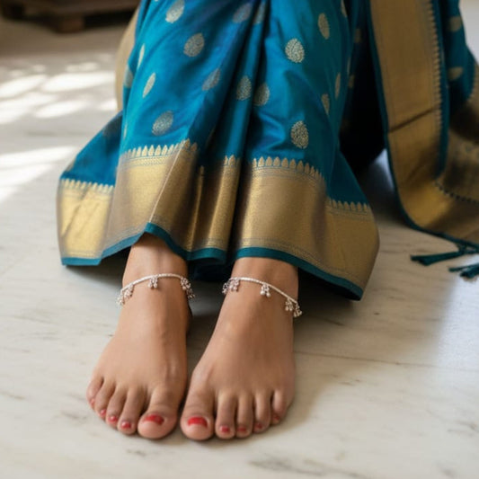 Flower Drop Silver Payal