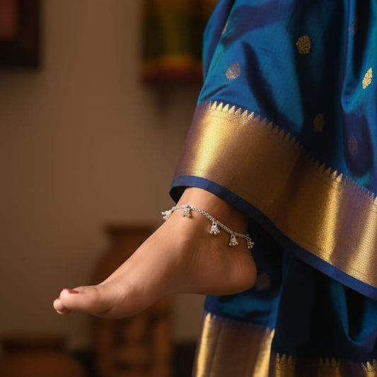 Leaf Tassel Silver Payal