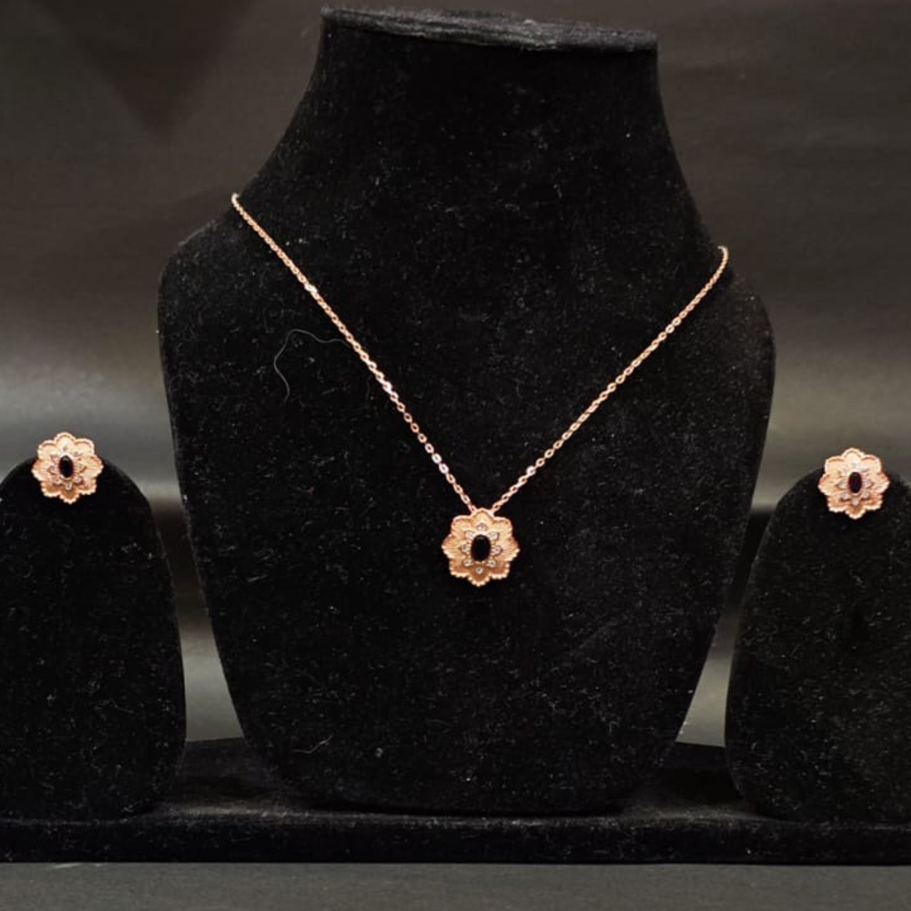 Noir Blossom Pendant Set