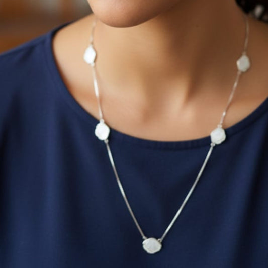 Silver Pearl Glow Necklace