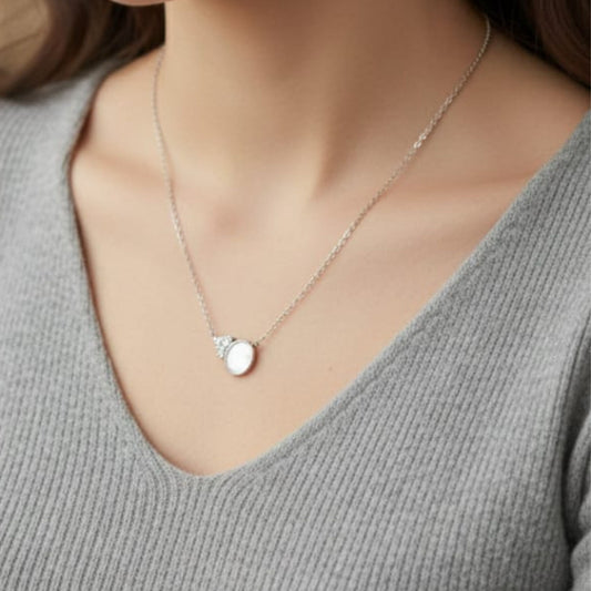 Silver Oval Pearl Pendant Necklace