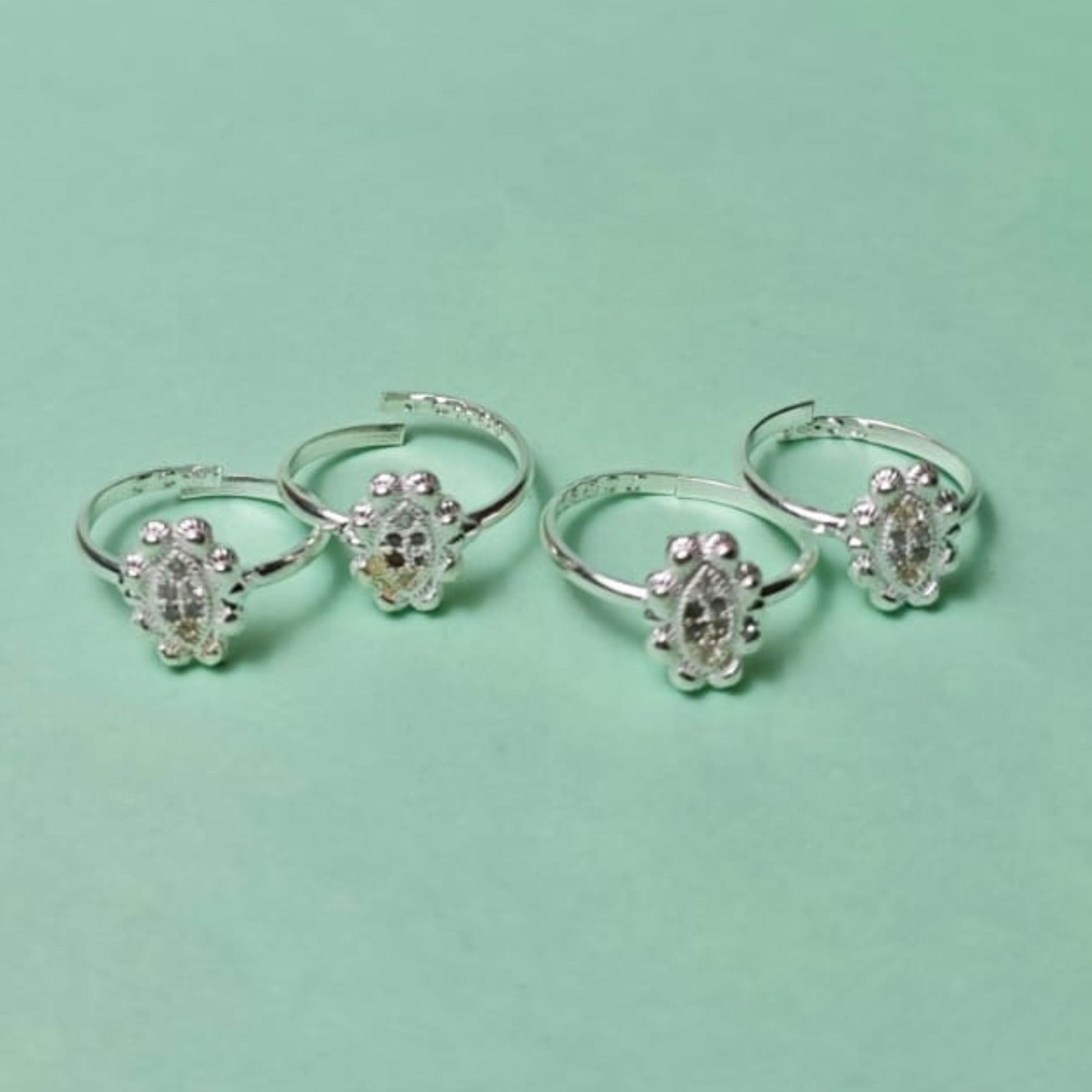 Classic Oval Spark Silver ToeRing