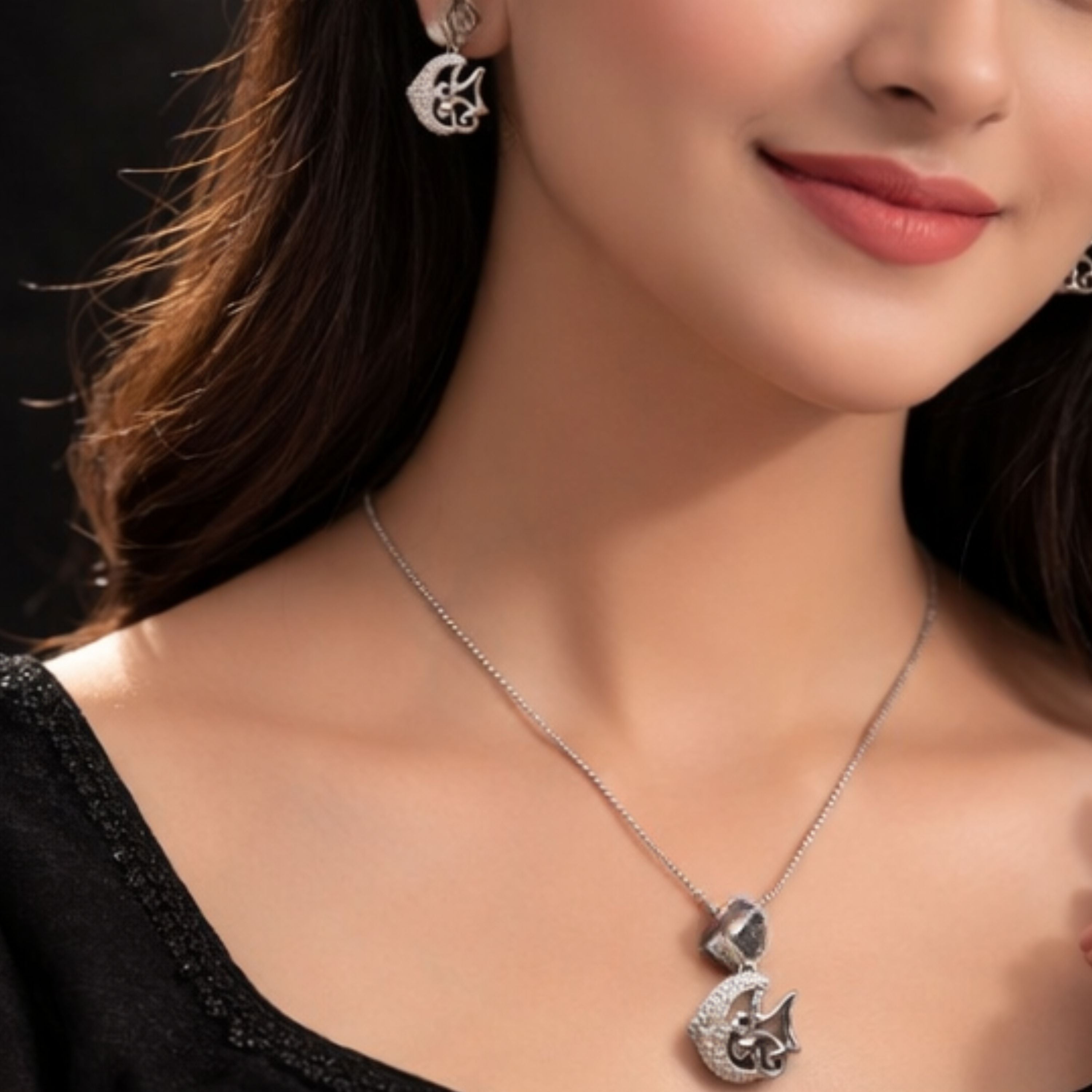 Moonlit Swan Sparkle Pendant Set