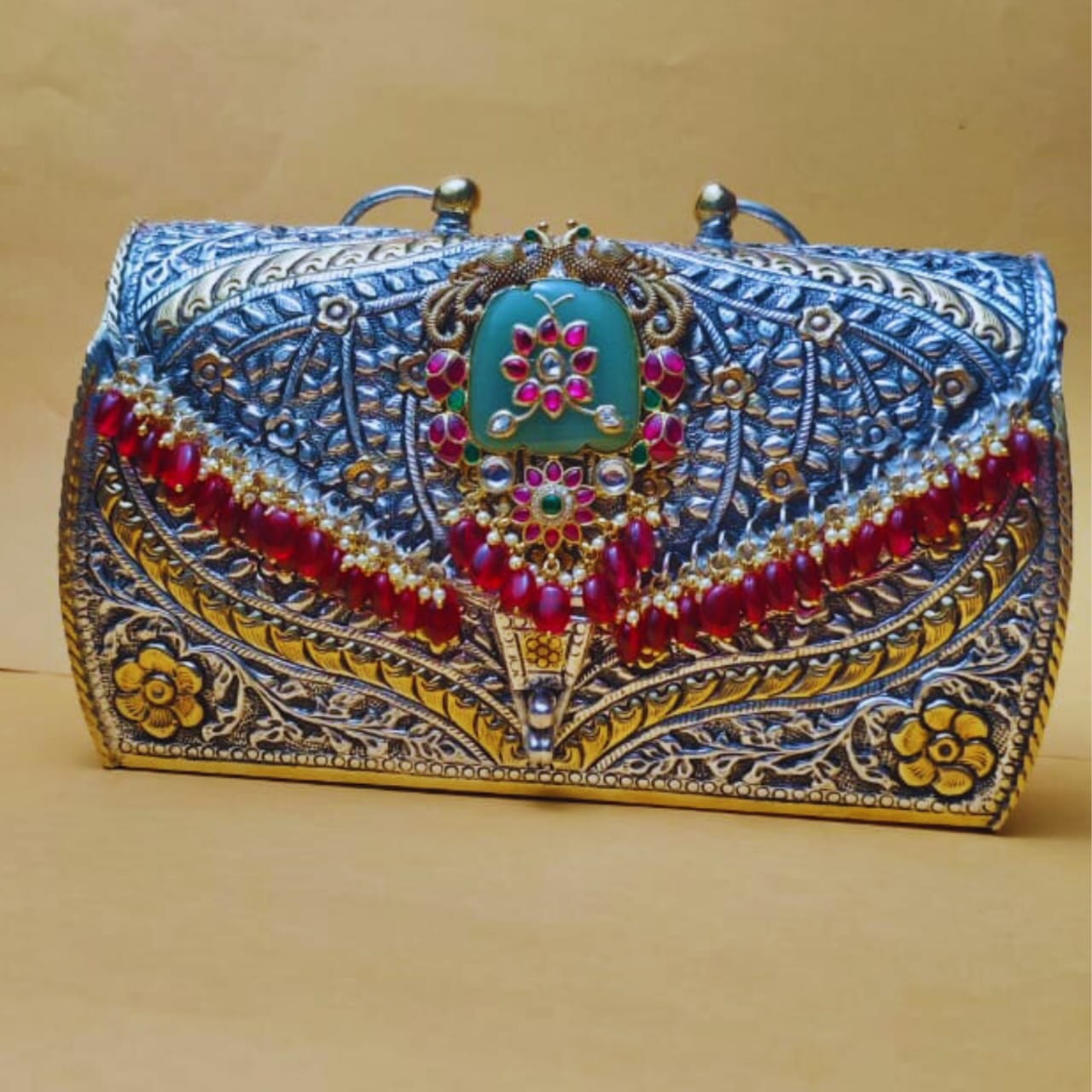 Silver Maharani Heritage Clutch